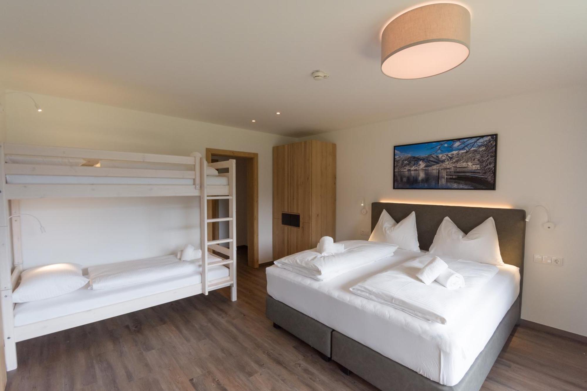 Schoenblick Residence Apartments - Including Summer Card Zell am See Room photo