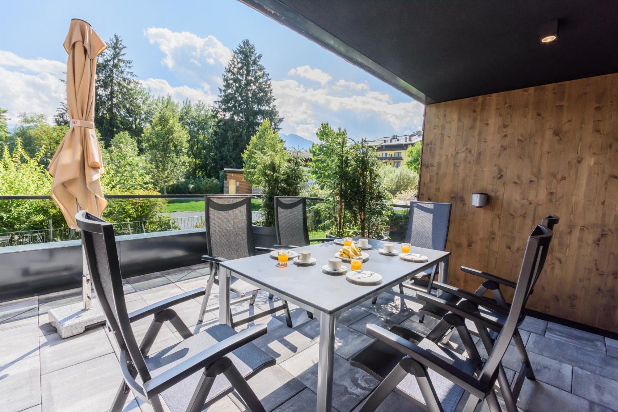 Schoenblick Residence Apartments - Including Summer Card Zell am See Room photo